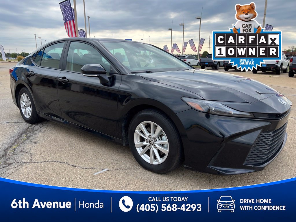Used 2025 Toyota Camry LE FWD image 3
