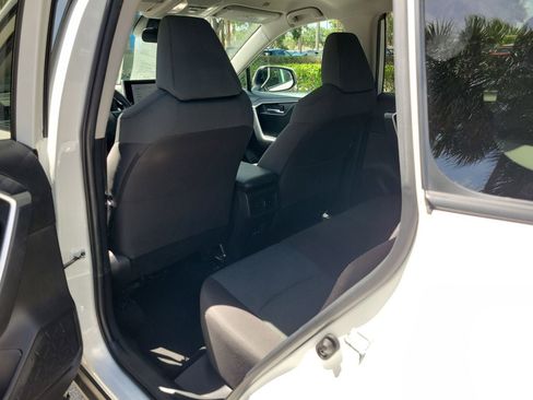 Used 2024 Toyota RAV4 XLE FWD image 9