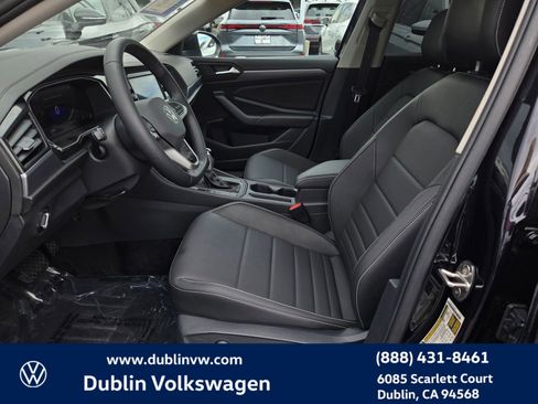 Used 2024 Volkswagen Jetta SE w/ Panoramic Sunroof Package FWD image 16