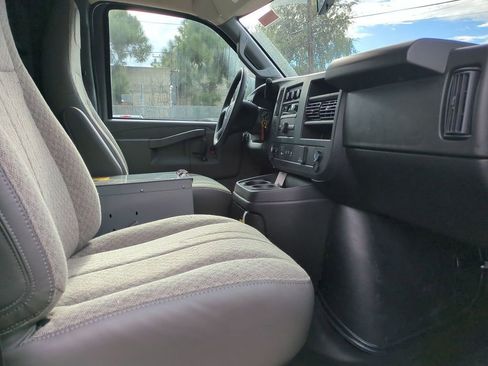 New 2025 GMC Savana 2500 w/ Driver Convenience Package image 18