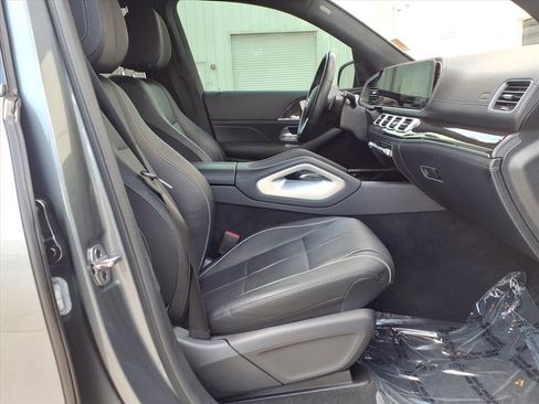 Used 2022 Mercedes-Benz GLS 580 4MATIC image 9