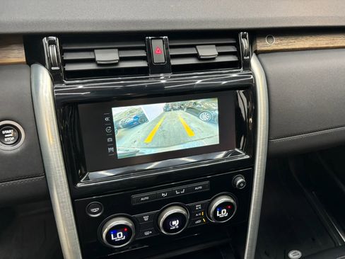 Used 2018 Land Rover Discovery HSE image 21