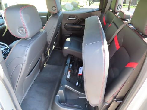 Certified 2023 Chevrolet Colorado Z71 w/ Z71 Convenience Package 2 AWD/4WD image 29