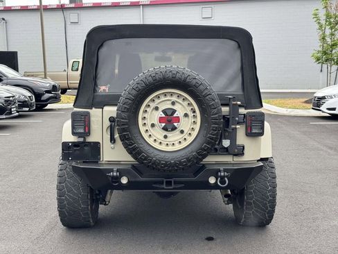 Used 2017 Jeep Wrangler Unlimited Sahara AWD/4WD image 21