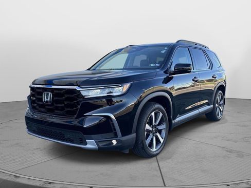 Certified 2023 Honda Pilot Touring image 2