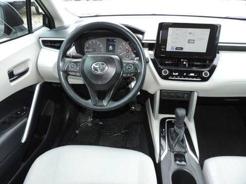 Used 2025 Toyota Corolla Cross L FWD image 21