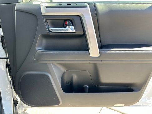 Used 2024 Toyota 4Runner SR5 AWD/4WD image 29