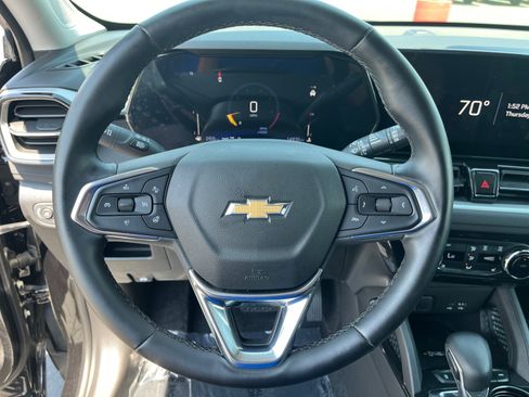 Used 2025 Chevrolet TrailBlazer LT w/ Convenience Package AWD/4WD image 12