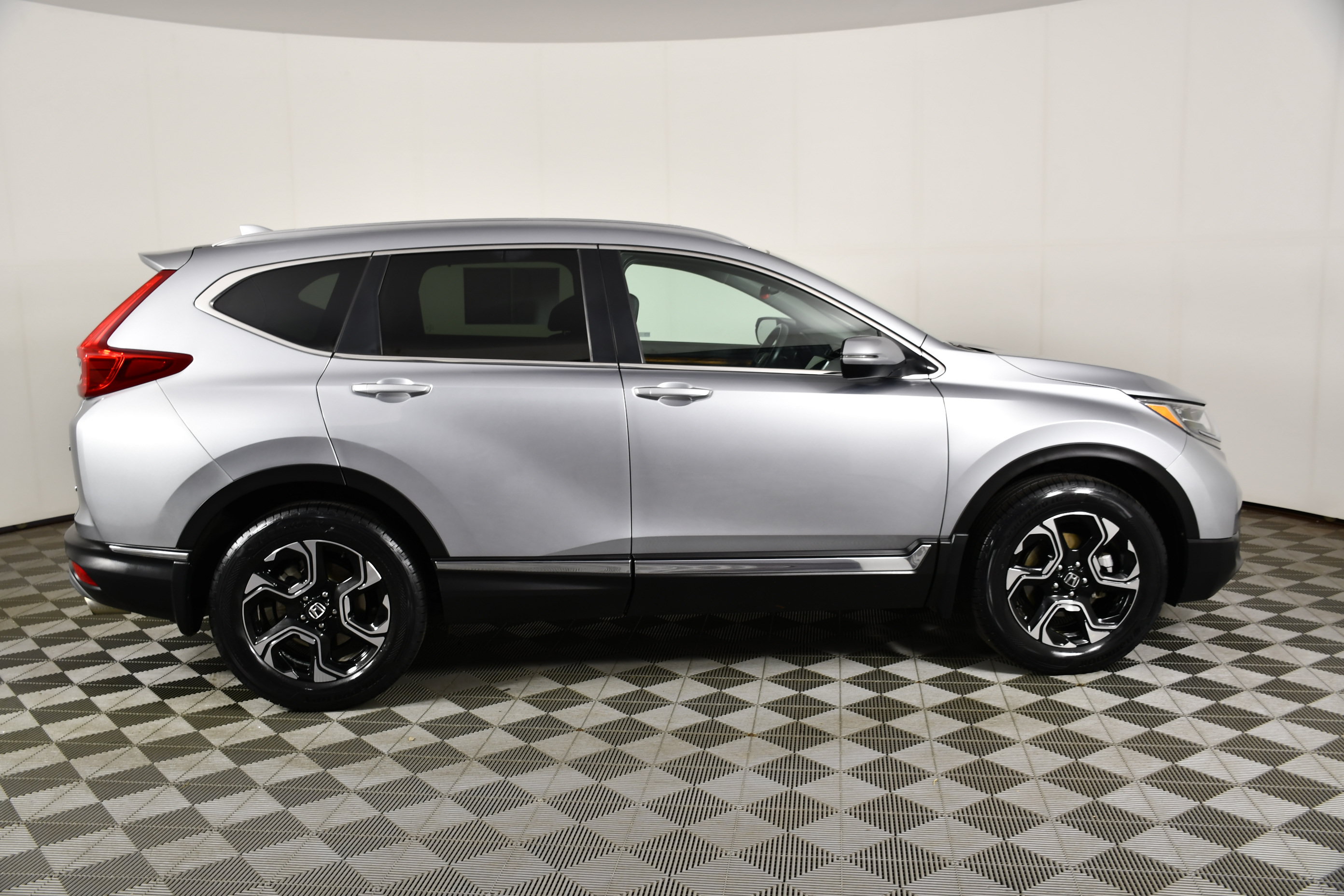 Used 2019 Honda CR-V Touring image 5
