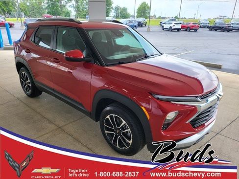 Used 2026 Chevrolet TrailBlazer LT w/ Convenience Package AWD/4WD image 1