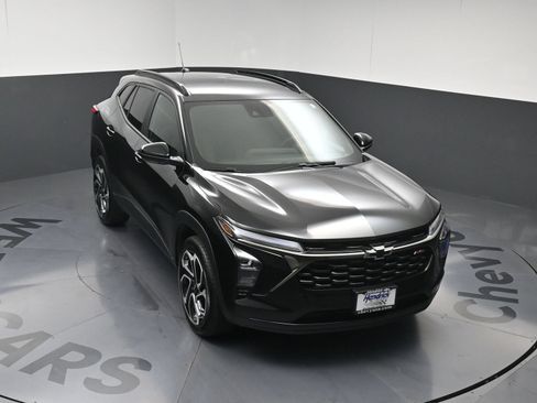 Used 2026 Chevrolet Trax RS w/ Driver Confidence Package FWD image 32