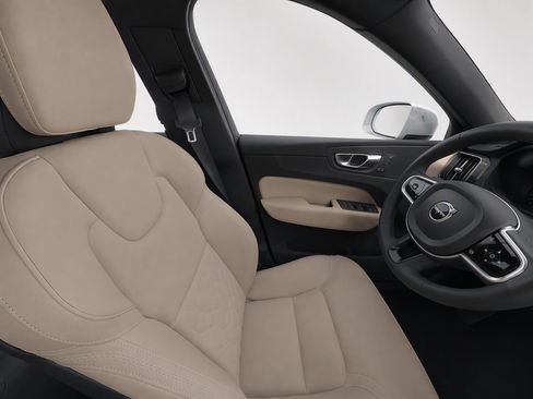 Certified 2026 Volvo XC60 B5 Plus AWD/4WD image 11