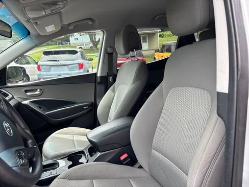 Used 2017 Hyundai Santa Fe Sport FWD image 13