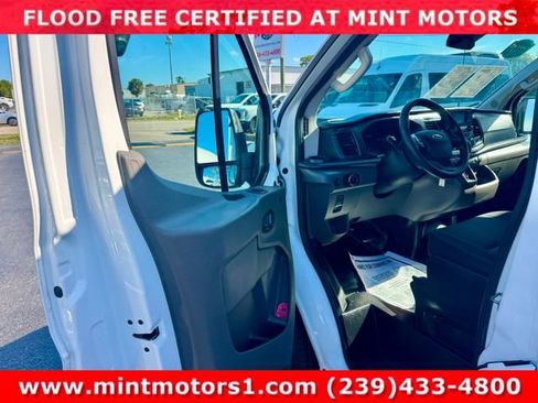 Used 2023 Ford Transit 250 Low Roof AWD image 31