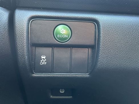 Used 2013 Honda Accord Sport image 25