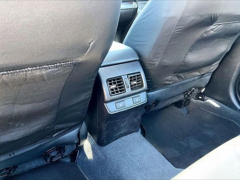 Used 2017 Subaru Legacy 2.5i Limited image 23