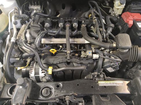 Used 2019 Nissan Kicks S FWD image 30