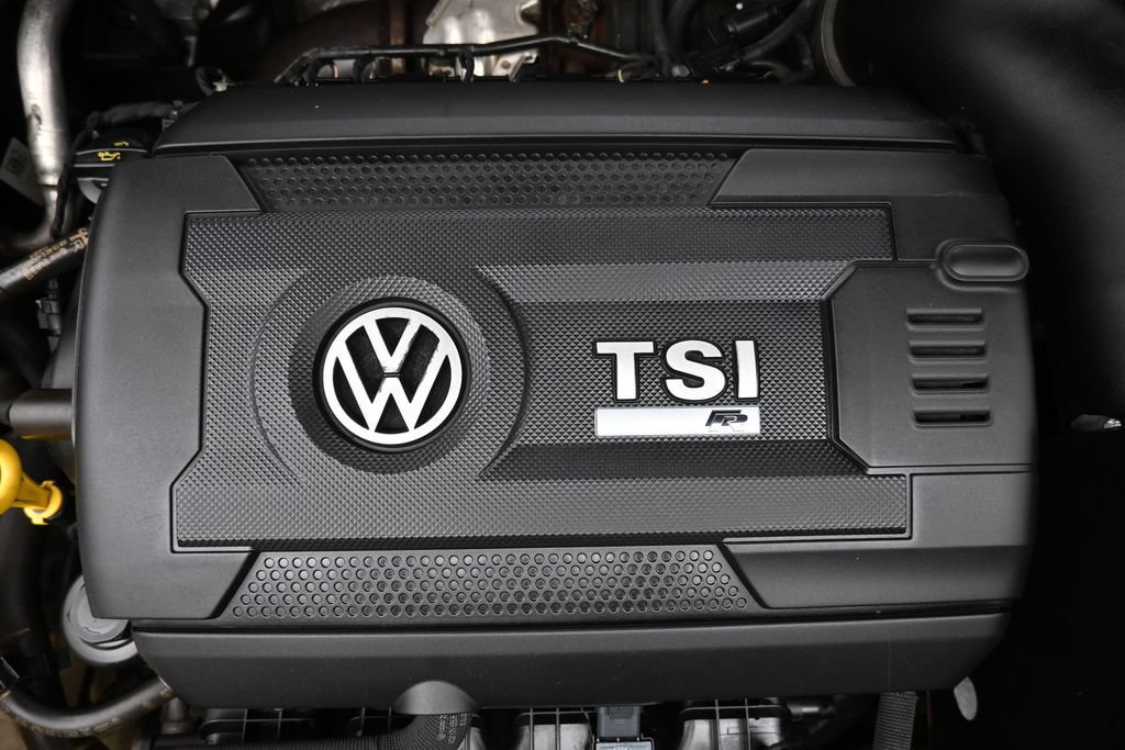 Used 2017 Volkswagen Golf R 4-Door AWD/4WD image 26