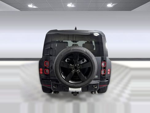 Used 2023 Land Rover Defender 110 V8 AWD/4WD image 10