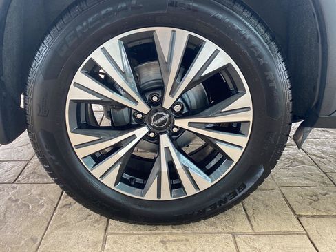 Certified 2023 Nissan Rogue SV w/ SV Premium B Package AWD/4WD image 11