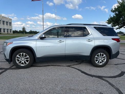 Used 2019 Chevrolet Traverse LT AWD/4WD image 2