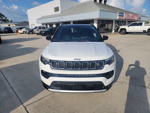 Used 2023 Jeep Compass Limited w/ Elite Group AWD/4WD image 8