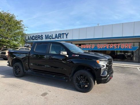 Used 2025 Chevrolet Silverado 1500 LT Trail Boss w/ Convenience Package II AWD/4WD image 1