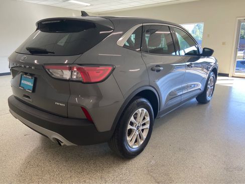 Used 2022 Ford Escape SE image 7