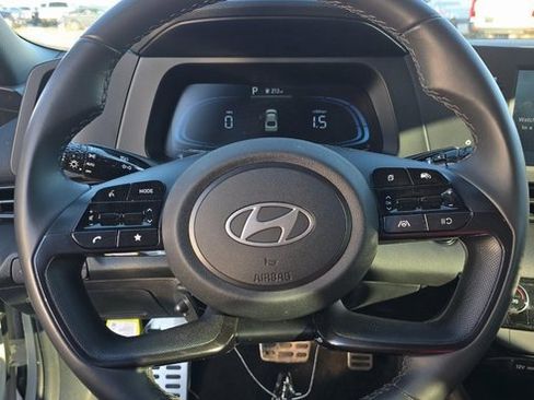 Used 2025 Hyundai Elantra Sport image 6