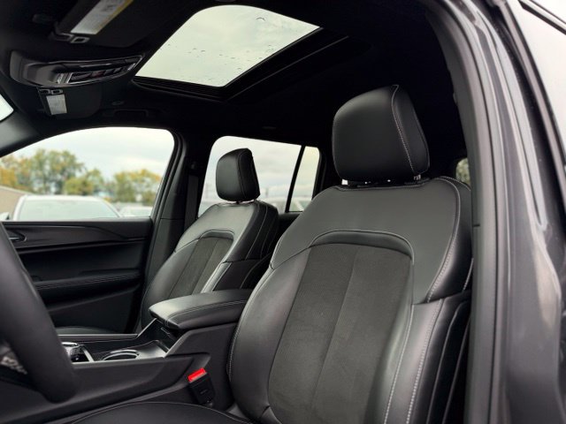 Used 2025 Jeep Grand Cherokee 4WD image 17