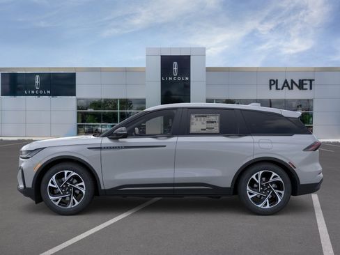 New 2026 Lincoln Nautilus Premier w/ Jet Appearance Package AWD/4WD image 3
