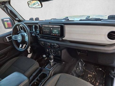 Used 2024 Jeep Wrangler Unlimited Sahara AWD/4WD image 21