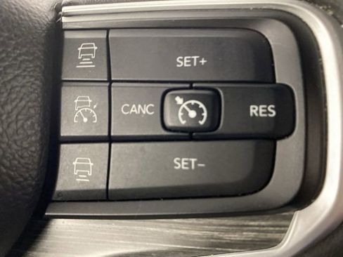 Used 2024 Jeep Wagoneer L Series II image 19