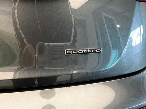 Certified 2023 Audi Q5 2.0T Premium w/ Convenience Package image 9