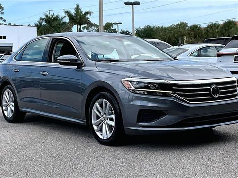 Certified 2020 Volkswagen Passat 2.0T SE FWD image 2