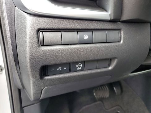 Used 2023 Nissan Rogue SV image 13