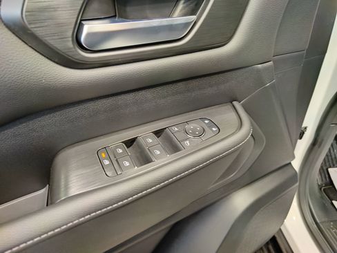 New 2026 Nissan Armada SV image 8