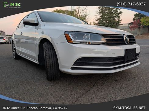 Used 2017 Volkswagen Jetta SE image 5