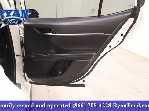 Used 2024 Toyota Camry SE image 13