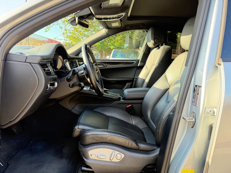 Used 2020 Porsche Macan AWD/4WD image 10
