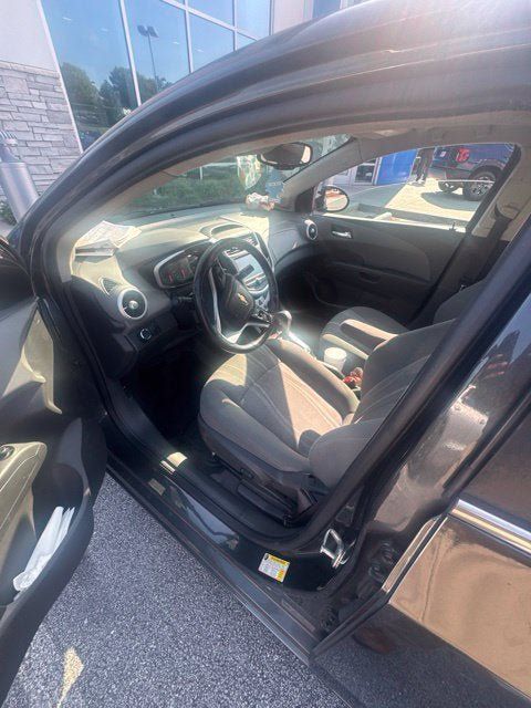 Used 2017 Chevrolet Sonic LT w/ Convenience Package FWD image 13