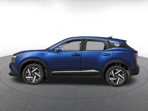 Used 2025 Nissan Kicks SV AWD/4WD image 3