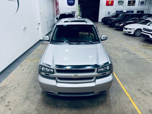 Used 2008 Chevrolet TrailBlazer SS w/ Sun And Sound Package image 2