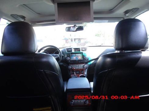 Used 2011 Toyota Highlander Limited image 9