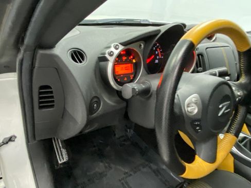 Used 2019 Nissan 370Z Coupe w/ Z34 Heritage Edition - White image 32