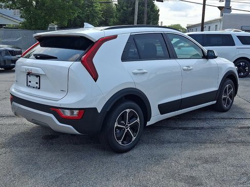 New 2026 Kia Niro EX FWD image 3