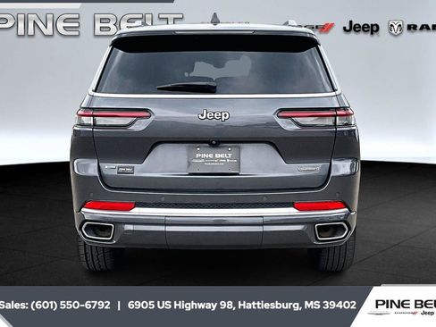 Used 2023 Jeep Grand Cherokee L Summit w/ Luxury Tech Group V image 4