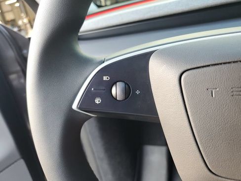 Used 2026 Tesla Model Y 2WD image 26