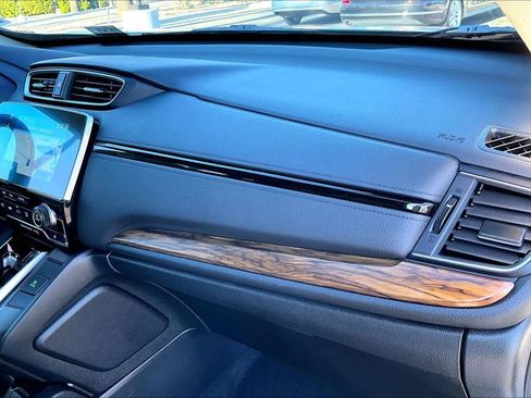 Used 2018 Honda CR-V Touring image 18