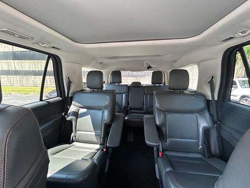 Used 2025 Ford Expedition Active AWD/4WD image 25